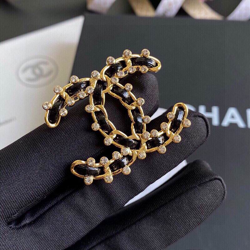 Chanel Brooch 1lyx106